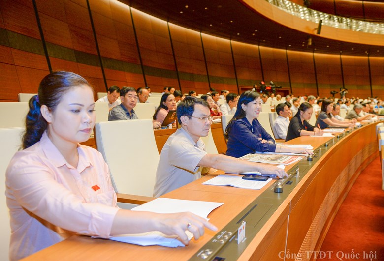 Quốc hội thông qua Luật tổ chức chính quyền địa phương