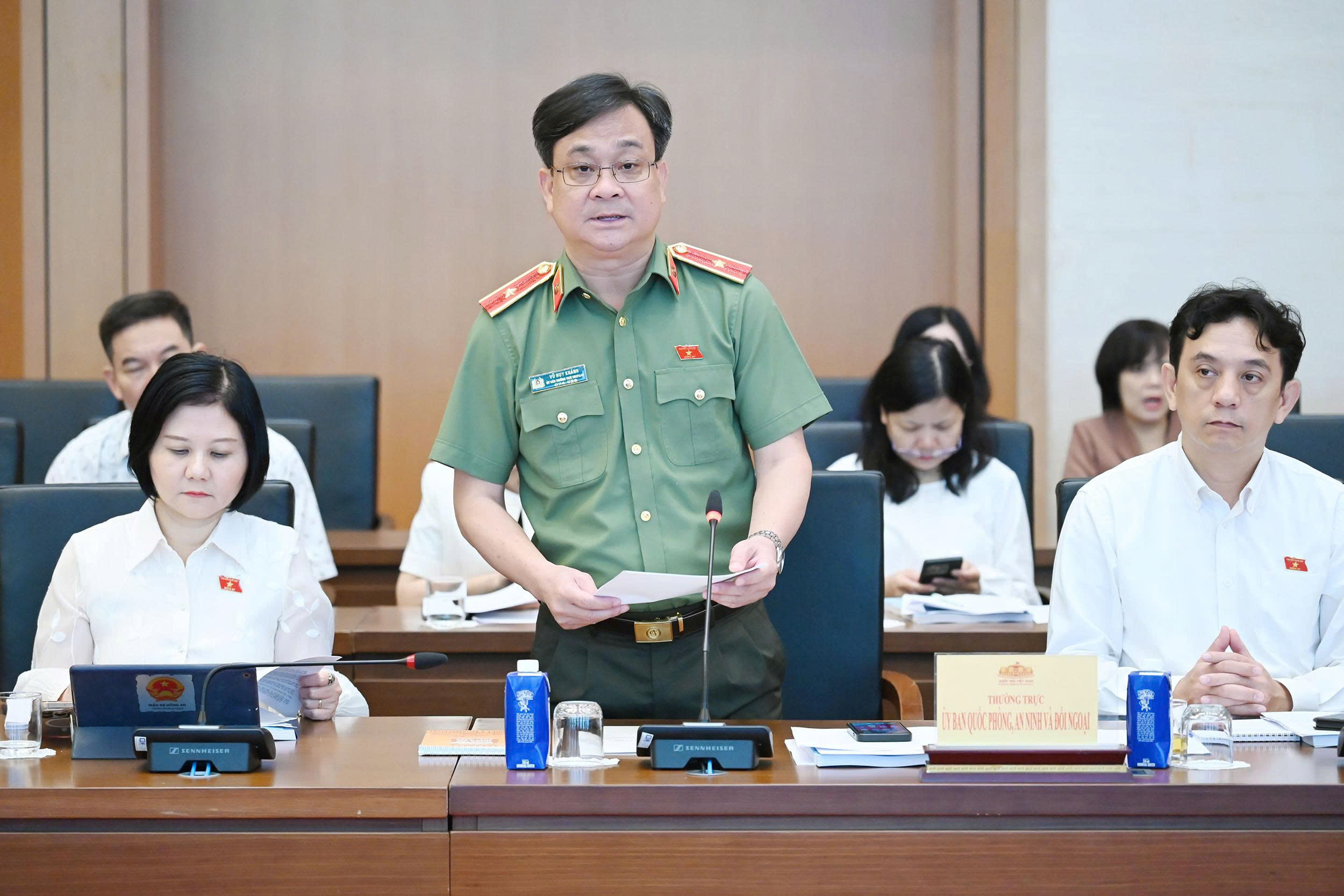 Ủy ban Quốc phòng, An ninh và Đối ngoại thẩm tra chính thức dự án Luật sửa đổi, bổ sung một số điều của 10 luật có liên quan đến an ninh, trật tự