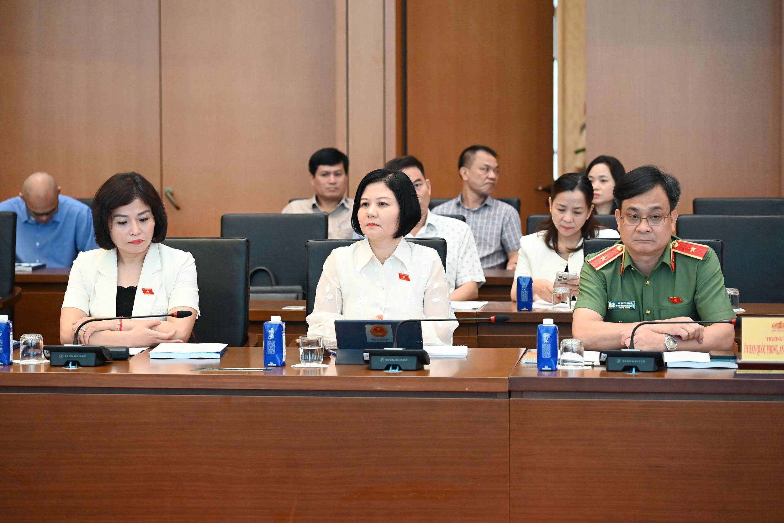 Ủy ban Quốc phòng, An ninh và Đối ngoại thẩm tra chính thức dự án Luật sửa đổi, bổ sung một số điều của 10 luật có liên quan đến an ninh, trật tự