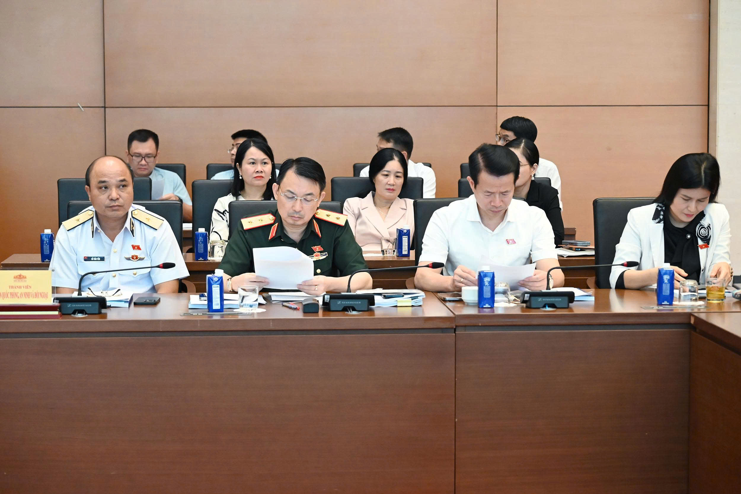 Ủy ban Quốc phòng, An ninh và Đối ngoại thẩm tra chính thức dự án Luật sửa đổi, bổ sung một số điều của 10 luật có liên quan đến an ninh, trật tự