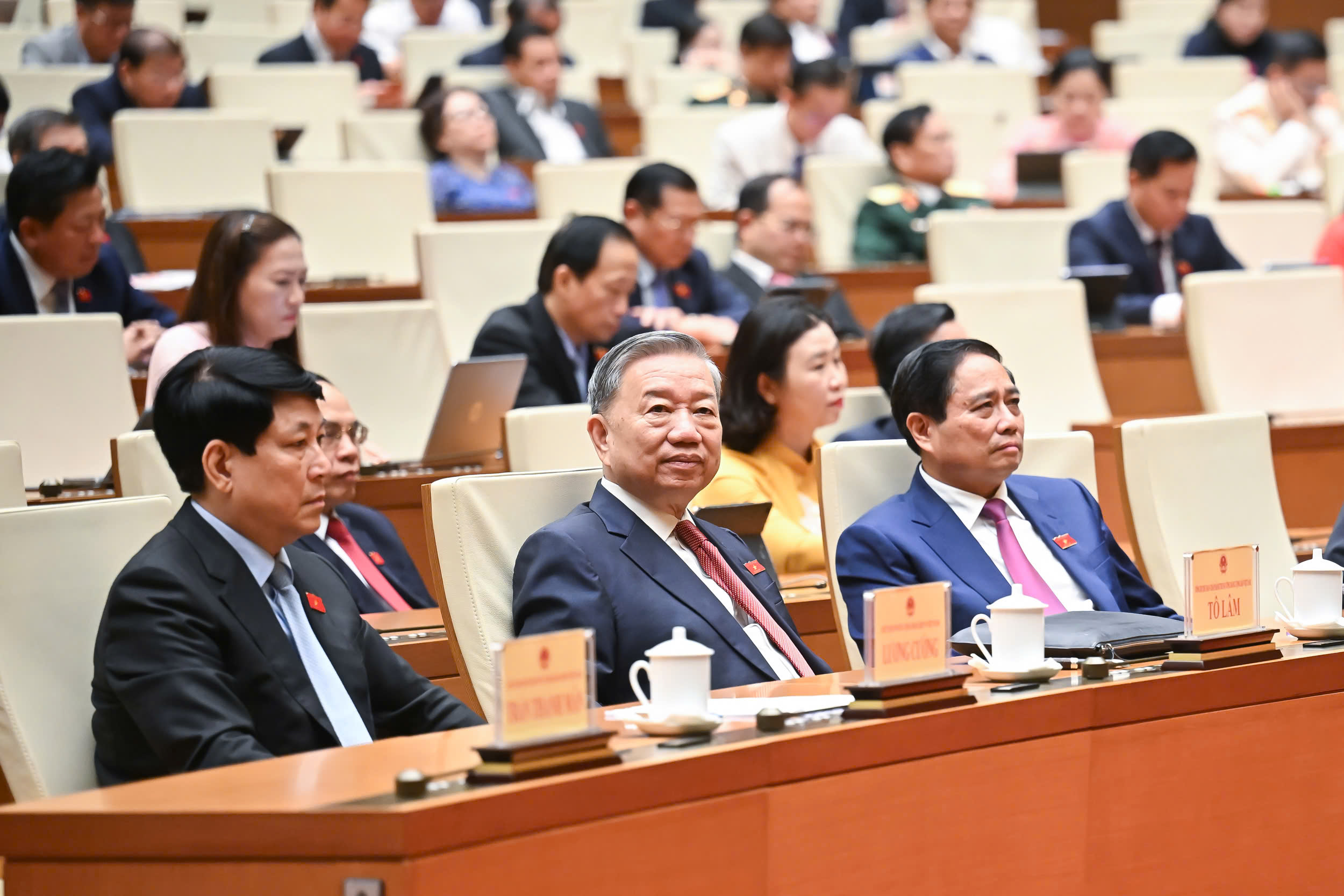 Quốc hội thông qua Luật sửa đổi, bổ sung một số điều của 11 luật về quân sự, quốc phòng