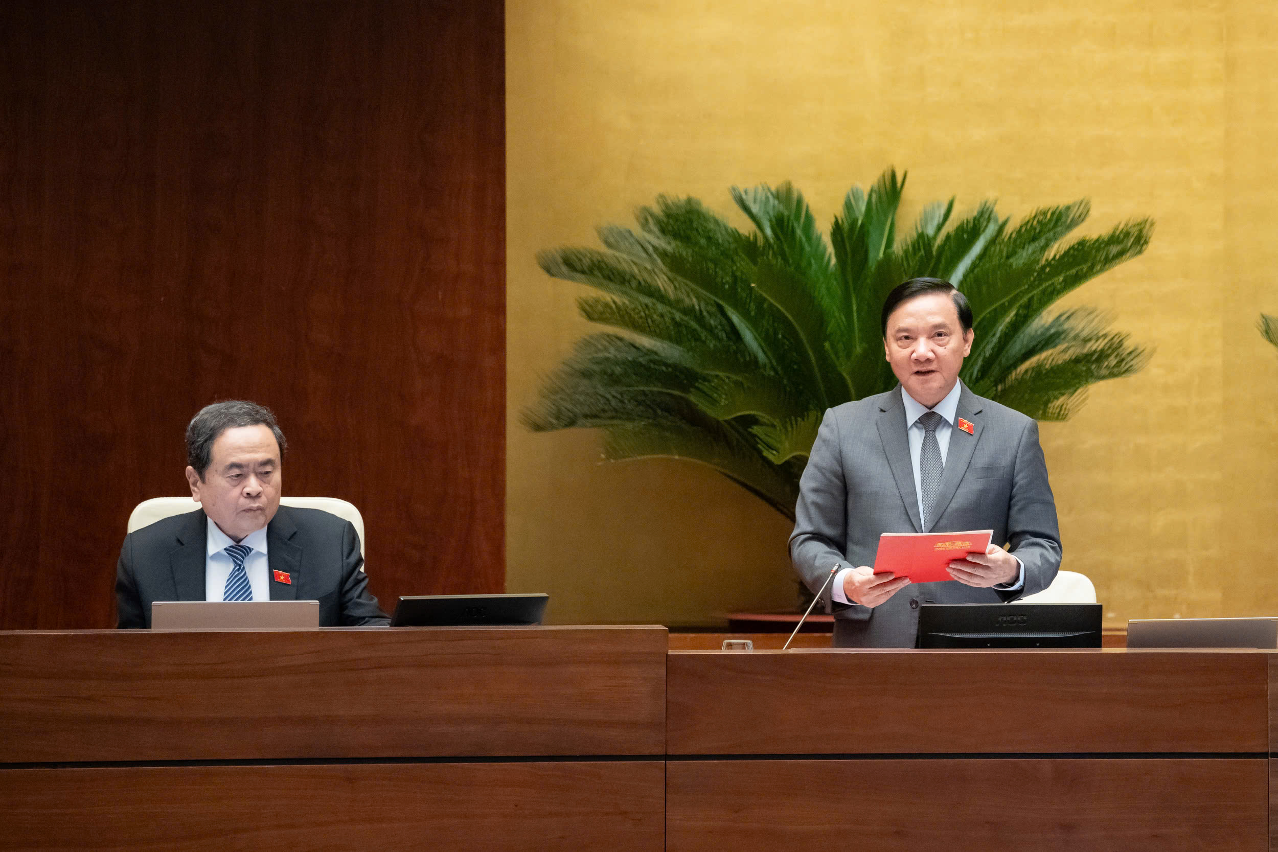 Quốc hội thông qua Luật Thi hành tạm giữ, tạm giam và cấm đi khỏi nơi cư trú