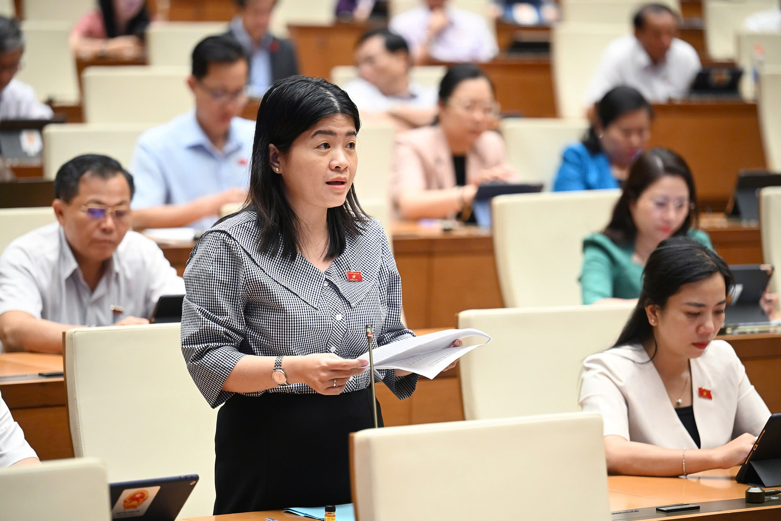 Cân nhắc kỹ lưỡng việc trao quyền phân cấp cho UBND cấp xã
