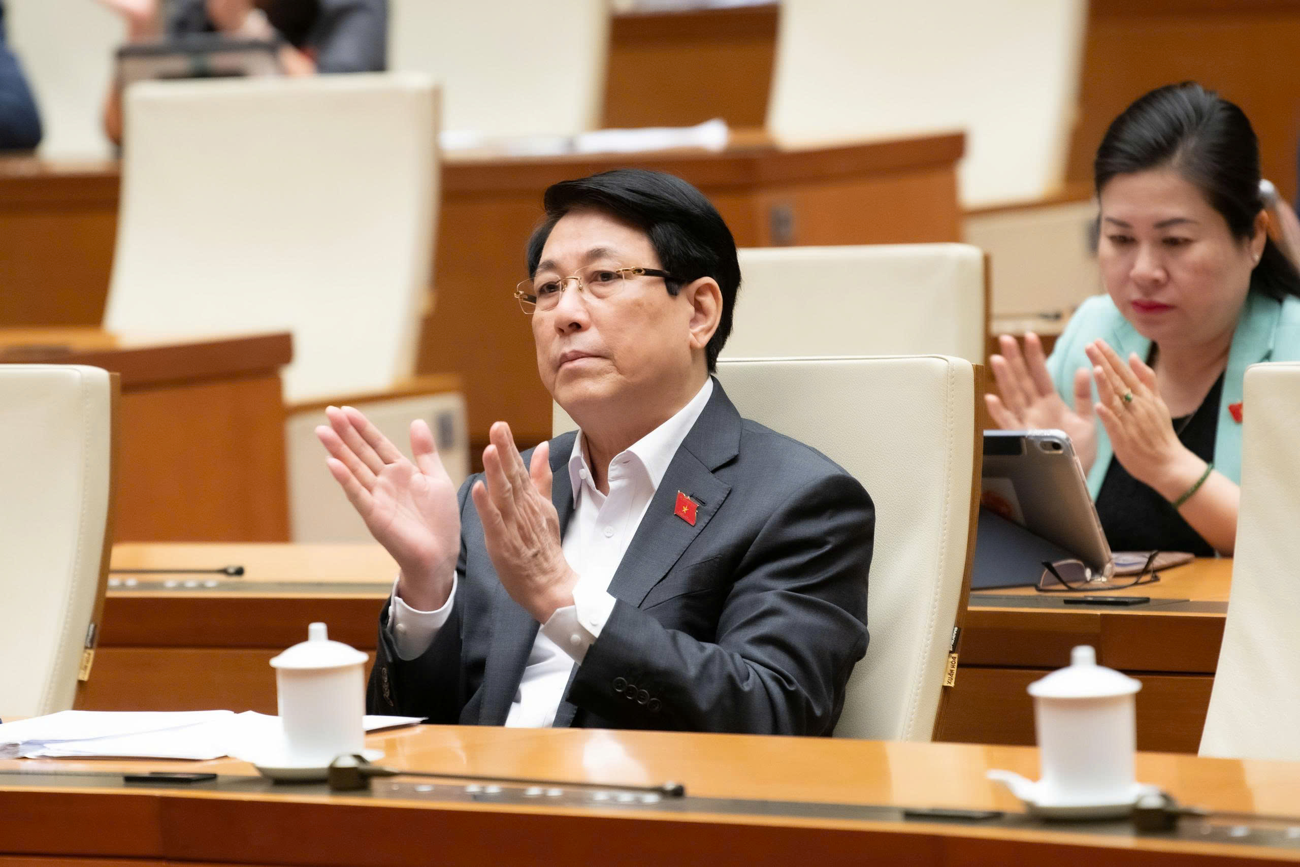 Quốc hội thông qua Luật Bảo hiểm tiền gửi (sửa đổi)