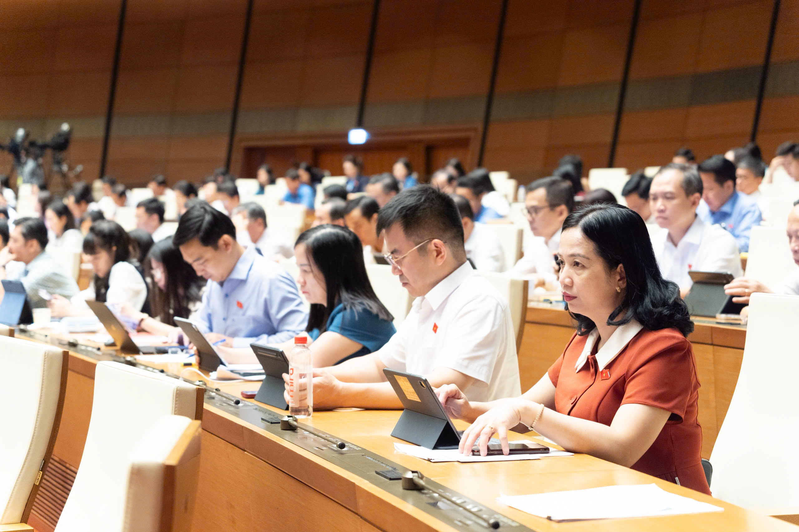 Quốc hội nghe Tờ trình và Báo cáo ý kiến về định hướng xây dựng dự án Luật Ngân sách nhà nước (hợp nhất)