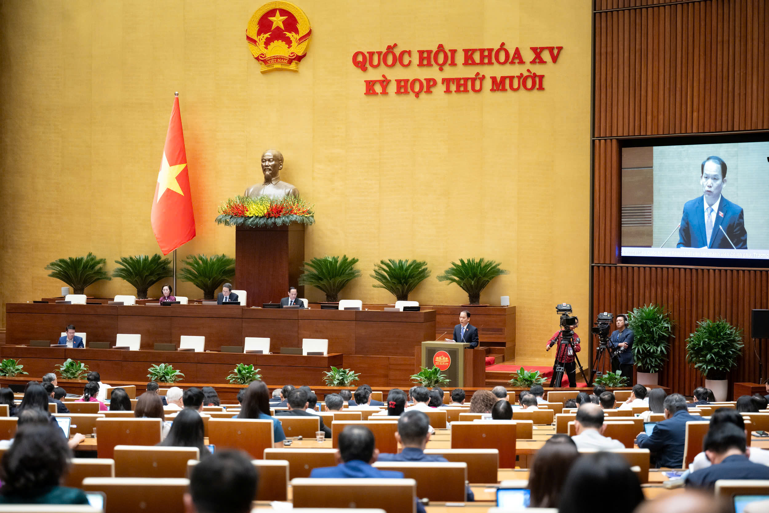 Tạo môi trường thuận lợi cho việc làm chủ và ứng dụng thành tựu khoa học và công nghệ tiên tiến