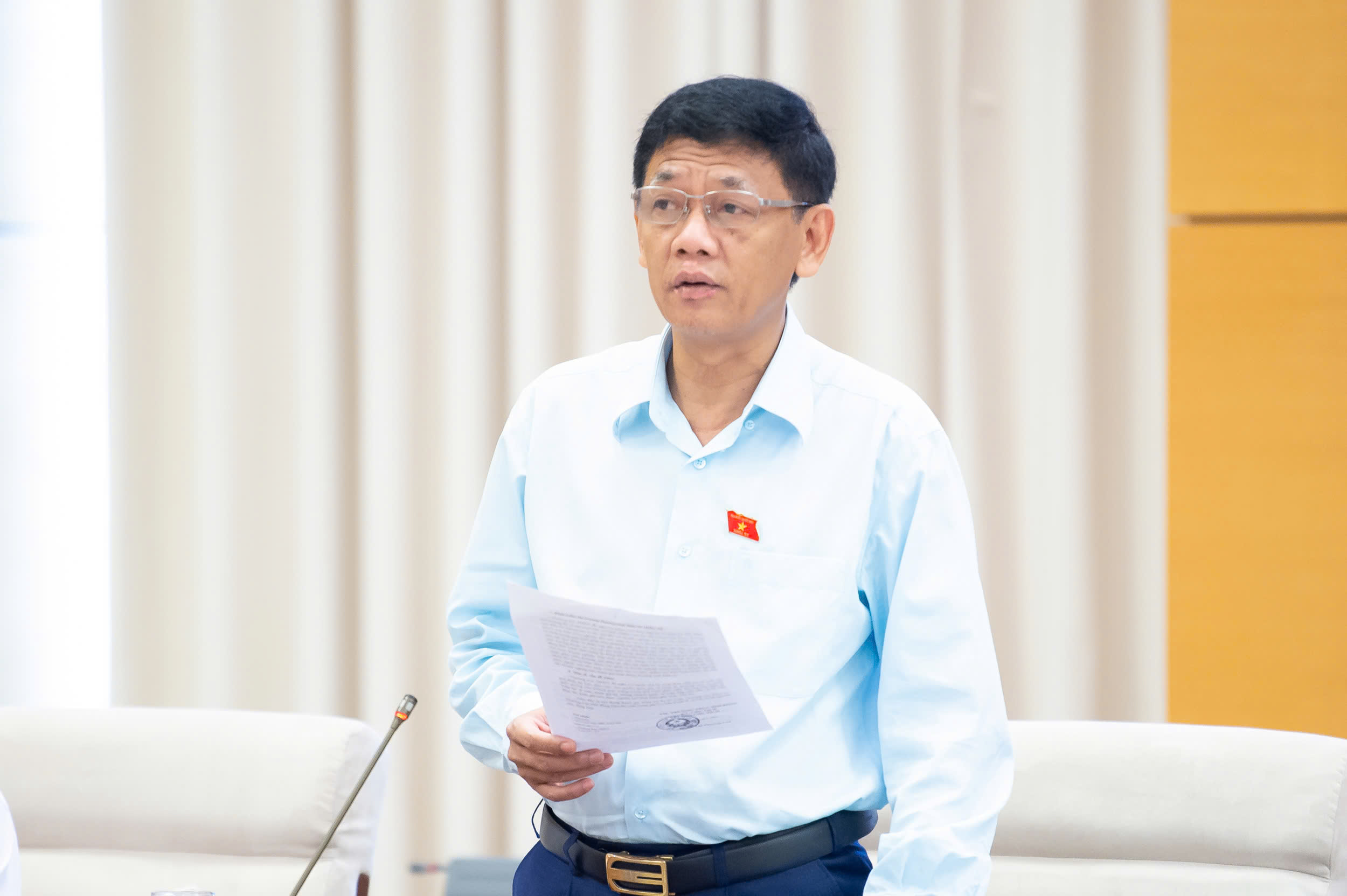 Uỷ ban Thường vụ Quốc hội cho ý kiến Dự án Luật Thương mại điện tử