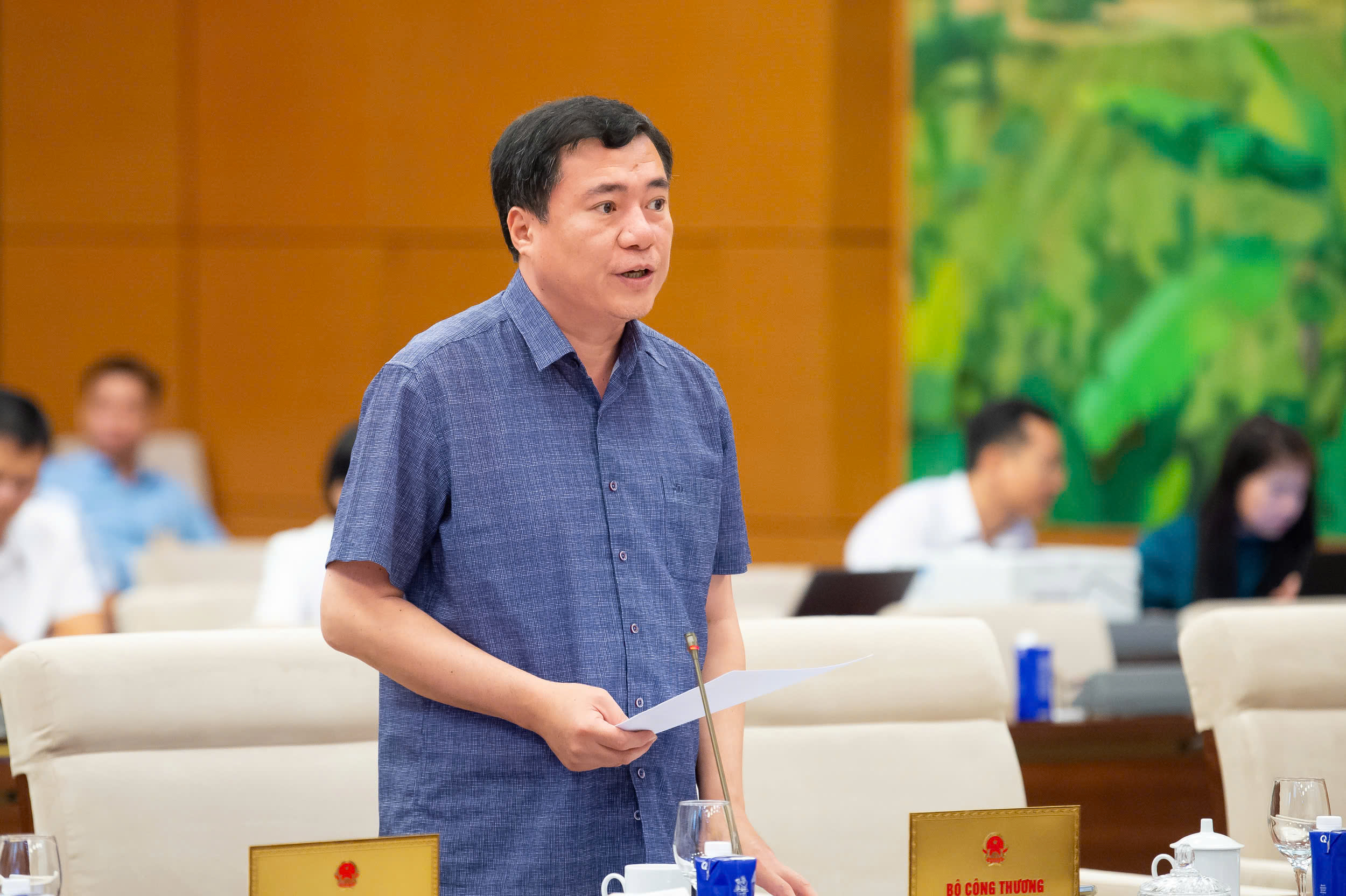 Uỷ ban Thường vụ Quốc hội cho ý kiến Dự án Luật Thương mại điện tử