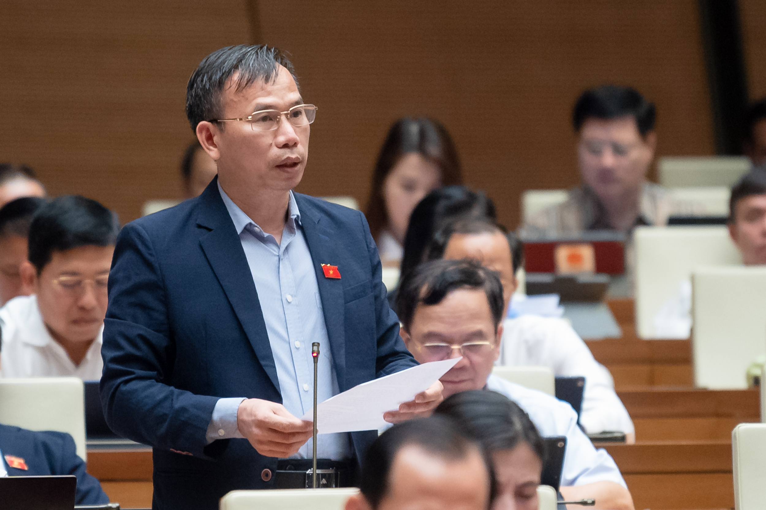 Chiều ngày 1/11: Quốc hội tiếp tục thảo luận về vấn đề kinh tế -xã hội,...