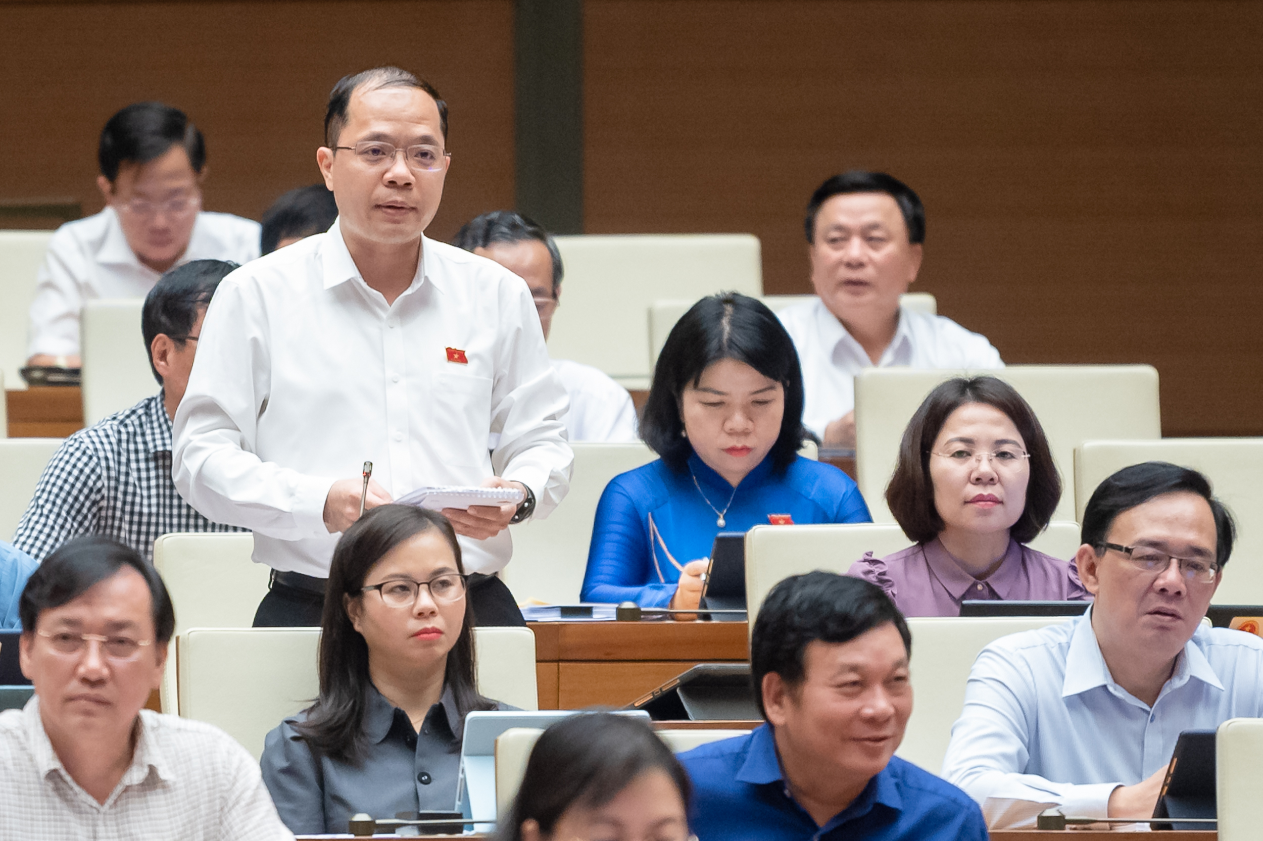 Chiều ngày 1/11: Quốc hội tiếp tục thảo luận về vấn đề kinh tế -xã hội,...