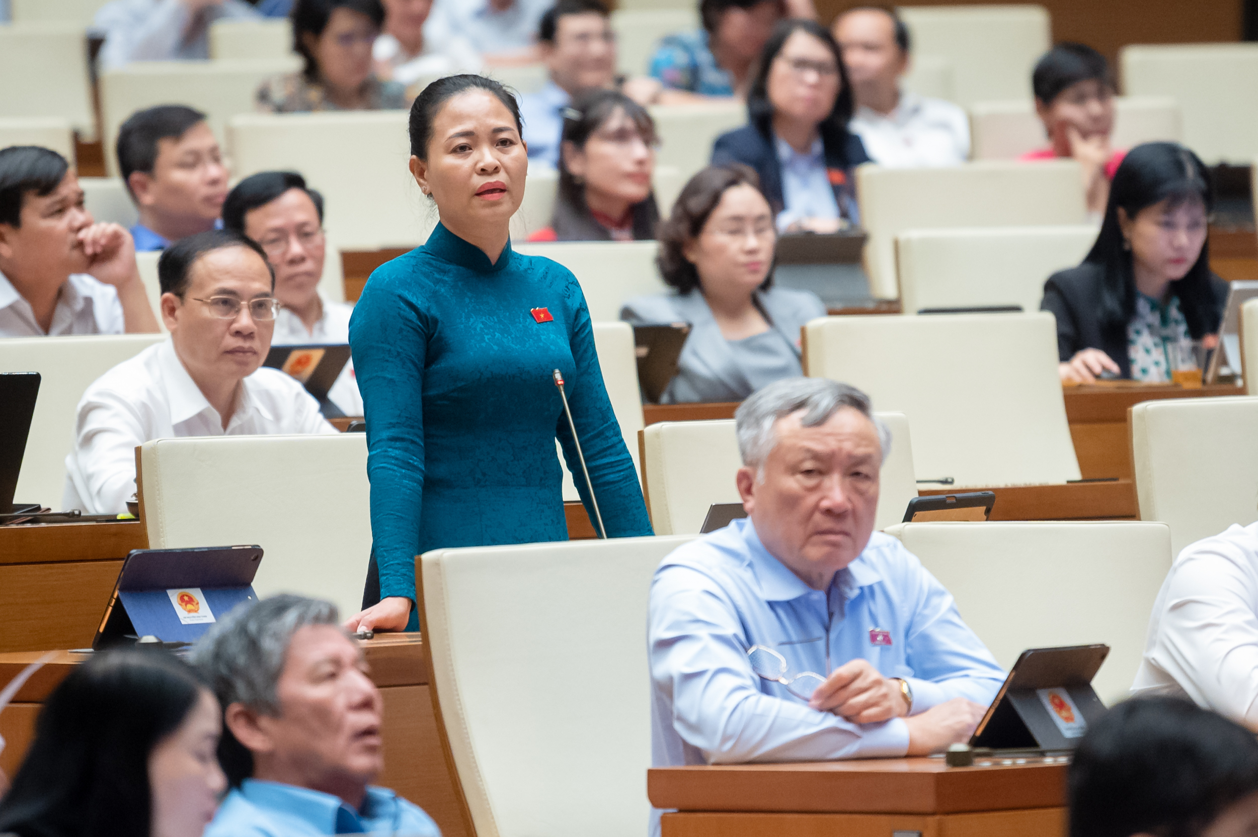 Chiều ngày 1/11: Quốc hội tiếp tục thảo luận về vấn đề kinh tế -xã hội,...