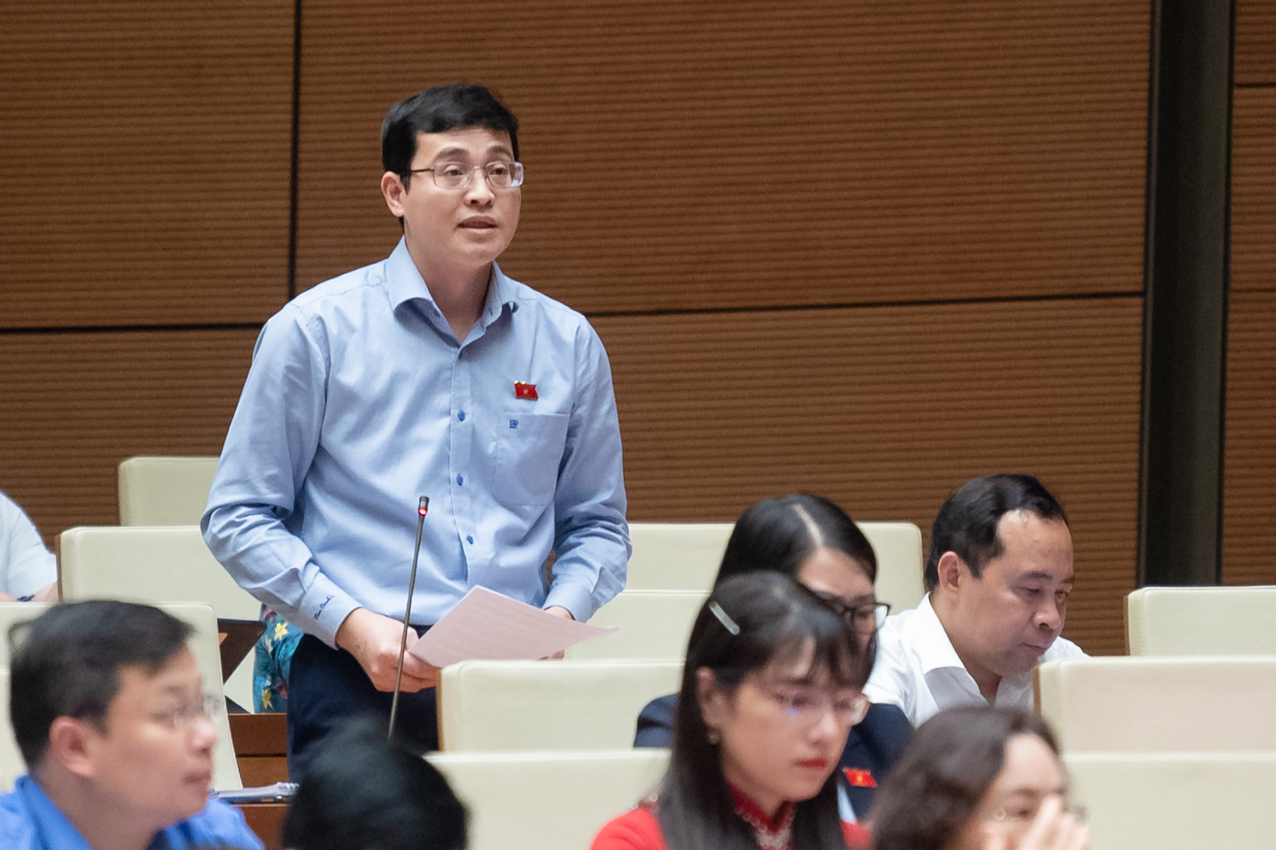 Chiều ngày 1/11: Quốc hội tiếp tục thảo luận về vấn đề kinh tế -xã hội,...