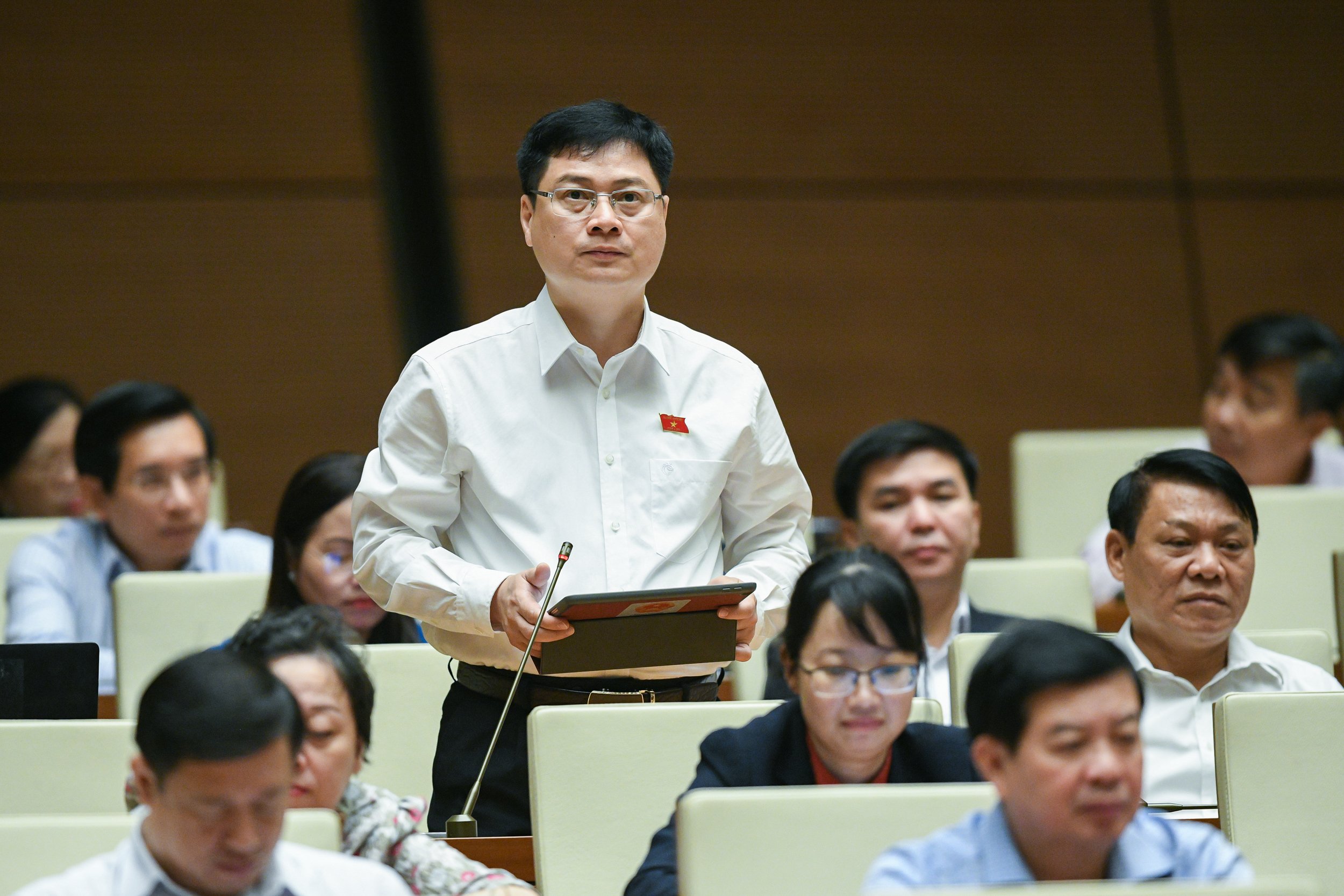 Quốc hội biểu quyết thông qua Nội quy Kỳ họp (sửa đổi) và thảo luận về dự án Luật Đấu thầu (sửa đổi) - 18