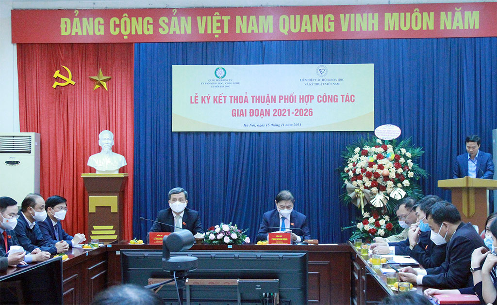 UỶ BAN KHOA HỌC, CÔNG NGHỆ VÀ MỘI TRƯỜNG KÝ KẾT THOẢ THUẬN VỚI VUSTA