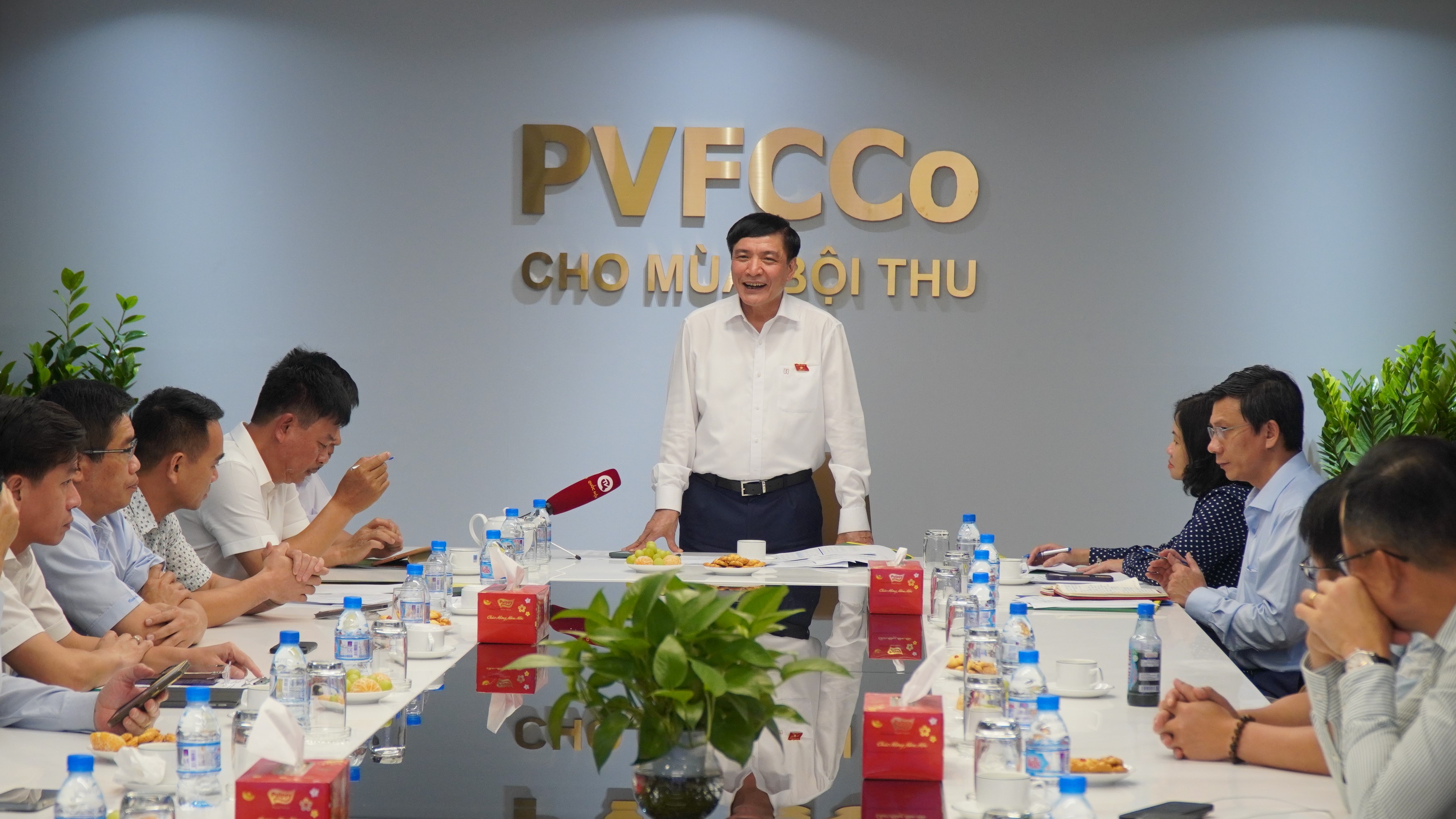 TỔNG THƯ KÝ QUỐC HỘI, CHỦ NHIỆM VĂN PHÒNG QUỐC HỘI BÙI VĂN CƯỜNG THĂM, LÀM VIỆC VỚI TỔNG CÔNG TY PHÂN BÓN VÀ HOÁ CHẤT DẦU KHÍ