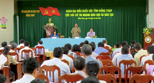 ĐBQH PHẠM VĂN HÒA: CẦN XÁC ĐỊNH RÕ ĐỊA VỊ PHÁP LÝ CỦA ĐOÀN ĐẠI BIỂU QUỐC HỘI