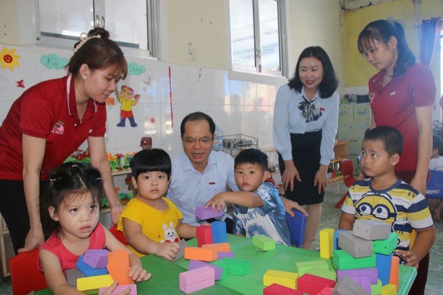 ỦY BAN VĂN HÓA, GIÁO DỤC KHẢO SÁT VIỆC THỰC HIỆN PHÁP LUẬT VỀ NHÀ GIÁO VÀ TRẺ MẦM NON TẠI HUYỆN CỦ CHI, TP. HỒ CHÍ MINH