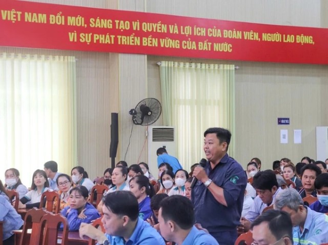 Tp. Hồ Chí Minh: Cử tri quan tâm điều kiện hưởng trợ cấp thất nghiệp