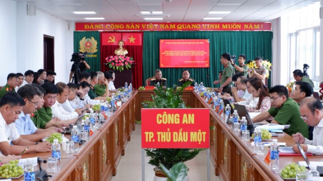 Đoàn khảo sát của Ủy ban Quốc phòng và An ninh làm việc với UBND TP. Thủ Dầu Một, Bình Dương