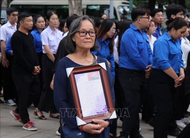 TỔNG BÍ THƯ NGUYỄN PHÚ TRỌNG MÃI MÃI THUỘC VỀ TỔ QUỐC VÀ NHÂN DÂN