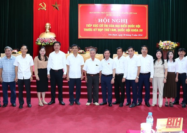 Phó Bí thư Thường trực Tỉnh uỷ, Trưởng Đoàn ĐBQH tỉnh Thanh Hóa Lại Thế Nguyên tiếp xúc cử tri tại huyện Yên Định