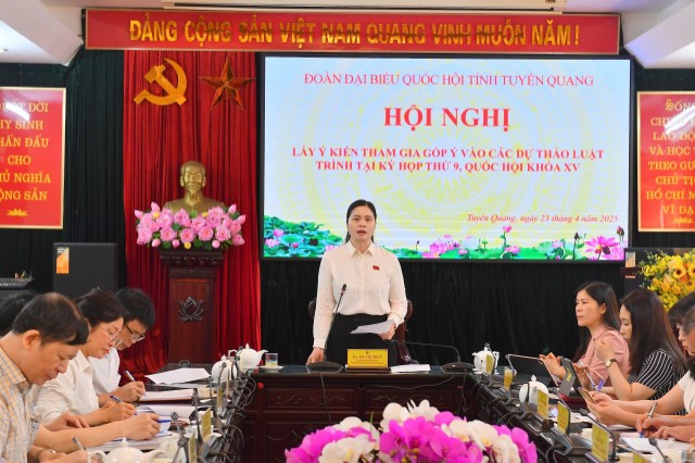 Đoàn ĐQBH tỉnh Tuyên Quang tổ chức Hội nghị lấy ý kiến góp ý vào các dự thảo Luật