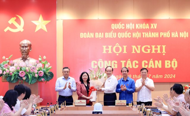 ỦY BAN THƯỜNG VỤ QUỐC HỘI PHÊ CHUẨN KẾT QUẢ BẦU TRƯỞNG ĐOÀN ĐBQH KHOÁ XV THÀNH PHỐ HÀ NỘI