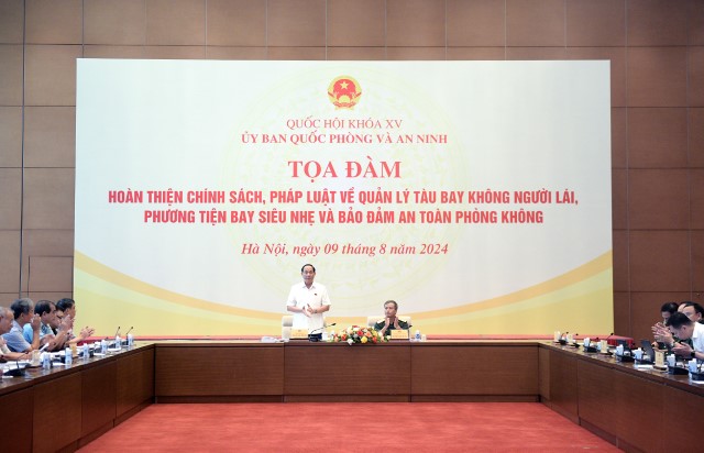 TỌA ĐÀM “HOÀN THIỆN CHÍNH SÁCH, PHÁP LUẬT VỀ QUẢN LÝ TÀU BAY KHÔNG NGƯỜI LÁI, PHƯƠNG TIỆN BAY SIÊU NHẸ VÀ BẢO ĐẢM AN TOÀN PHÒNG KHÔNG”