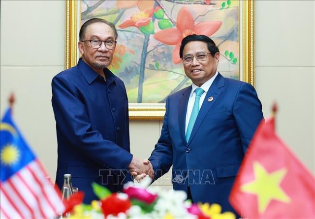 Thủ tướng Phạm Minh Chính hội kiến Thủ tướng Malaysia Anwar Ibrahim