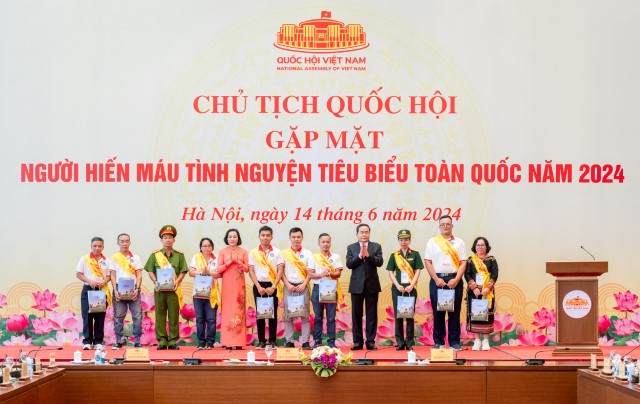 CHỦ TỊCH QUỐC HỘI TRẦN THANH MẪN: “CẢM ƠN NHỮNG TẤM LÒNG NHÂN ÁI, ĐẦY TÌNH YÊU THƯƠNG TRONG CỘNG ĐỒNG!”