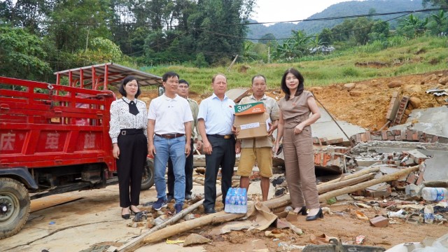 Đoàn Đại biểu Quốc hội tỉnh Lào Cai thăm, tặng quà tại huyện Bát Xát, Bắc Hà và Si Ma Cai