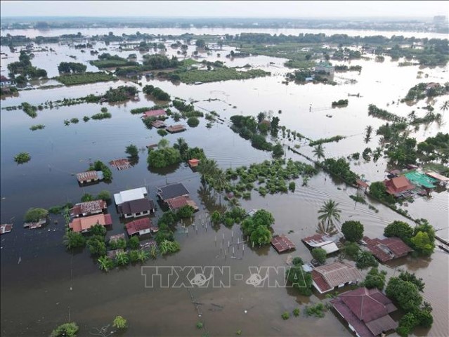 Điện thăm hỏi về ngập lụt, sạt lở do mưa lũ kéo dài ở Lào