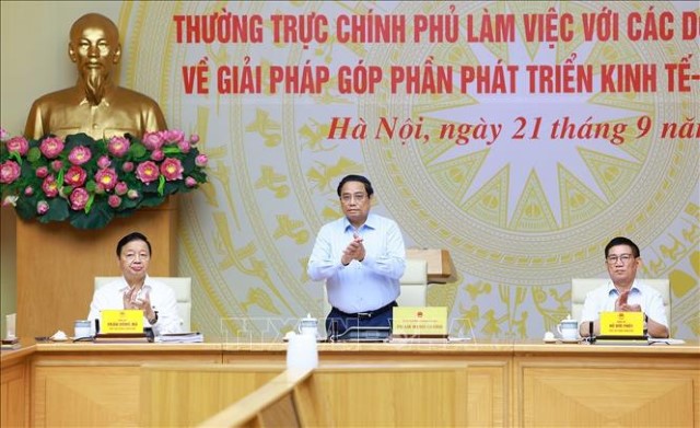 Thủ tướng chủ trì làm việc với các Tập đoàn, doanh nghiệp tư nhân lớn góp phần phát triển đất nước