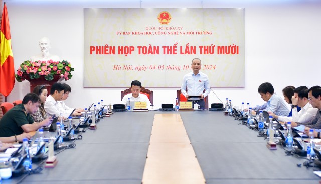 Thể chế hoá đầy đủ chủ trương đường lối của Đảng và Nhà nước về phát triển công nghiệp công nghệ số