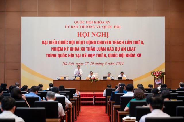 Hội nghị đại biểu Quốc hội hoạt động chuyên trách thảo luận về dự án Luật Địa chất và khoáng sản