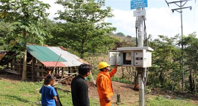 ĐBQH BẾ MINH ĐỨC: CHẤT VẤN BỘ TRƯỞNG BỘ CÔNG THƯƠNG VỀ GIẢI PHÁP QUY HOẠCH ĐIỆN LỰC THÔN, BẢN CHƯA CÓ ĐIỆN