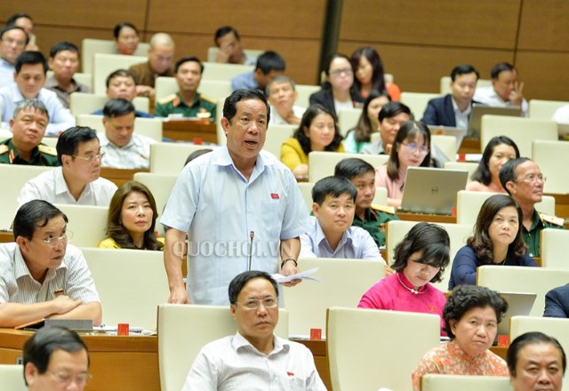 ĐBQH ĐẶNG THUẦN PHONG – BẾN TRE CHẤT VẤN BỘ TRƯỞNG BỘ GTVT: SỰ PHÂN BIỆT TRONG QUẢN LÝ NHÀ NƯỚC ĐỐI VỚI ĐƯỜNG SẮT VÀ HẠ TẦNG GIAO THÔNG KHÁC?