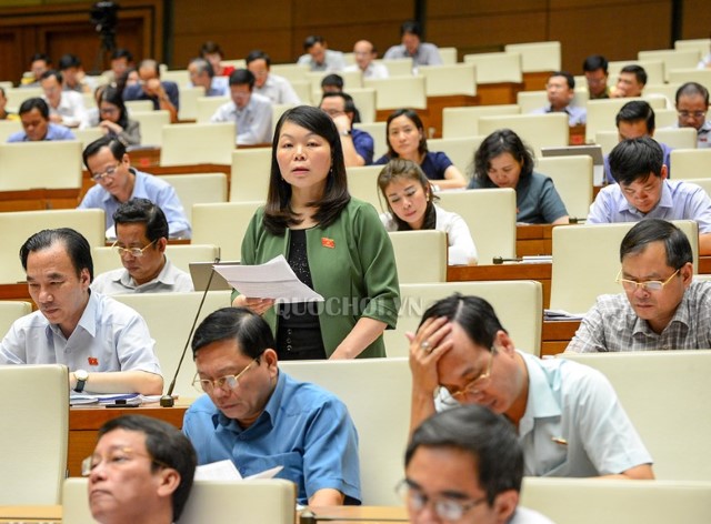 ĐBQH HÀ THỊ LAN – BẮC GIANG: ĐƠN GIẢN HÓA THỦ TỤC HÀNH CHÍNH CHO NGƯỜI HỌC KHI THỰC HIỆN CÔNG NHẬN VĂN BẰNG DO NGƯỜI NƯỚC NGOÀI CẤP