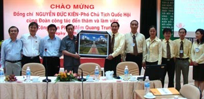 Phó chủ tịch QH Nguyễn Đức Kiên thăm và làm việc tại Công viên phần mềm Quang Trung