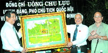 Phó chủ tịch QH Uông Chu Lưu làm việc với lãnh đạo chủ chốt tỉnh Bình Định