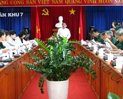 Uỷ ban thường vụ Quốc hội giám sát việc tổ chức thực hiện đấu tranh phòng, chống tham nhũng tại Quân khu 7