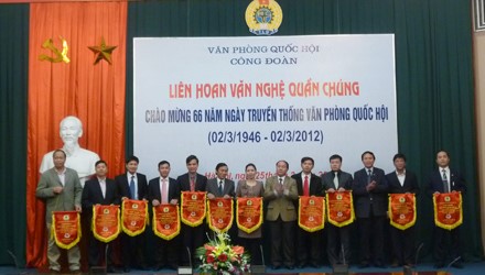 Liên hoan văn nghệ chào mừng 66 năm Ngày truyền thống Văn phòng Quốc hội