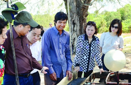 Phó chủ tịch Quốc hội Nguyễn Thị Kim Ngân giám sát việc thực hiện chính sách pháp luật về đầu tư công cho nông nghiệp, nông thôn, nông dân tại tỉnh Kiên Giang