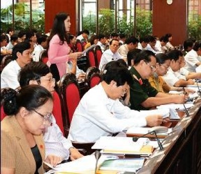 Ngày làm việc thứ 23, kỳ họp thứ năm, Quốc hội Khóa XIII: Thảo luận Dự án Luật Ðất đai (sửa đổi)