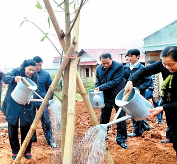 Phó chủ tịch Quốc hội Tòng Thị Phóng thăm và làm việc tại huyện Mường Nhé, Điện Biên