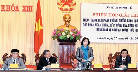 Phó chủ tịch Quốc hội Nguyễn Thị Kim Ngân dự Phiên giải trình về thực trạng, giải pháp phòng, chống buôn lậu qua biên giới...