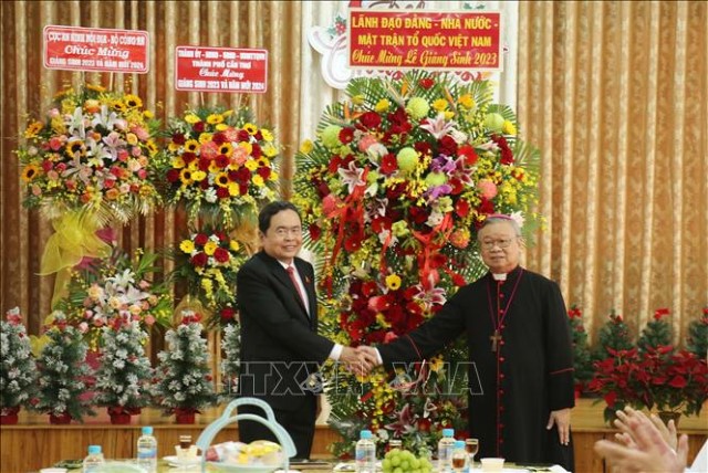 PHÓ CHỦ TỊCH THƯỜNG TRỰC QUỐC HỘI TRẦN THANH MẪN THĂM, CHÚC MỪNG GIÁNG SINH TẠI CẦN THƠ