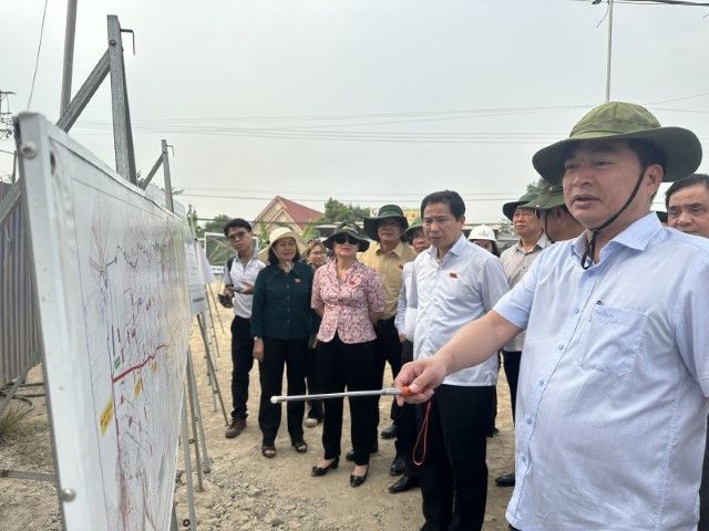 ĐOÀN GIÁM SÁT CỦA QUỐC HỘI KHẢO SÁT CÁC CÔNG TRÌNH TRỌNG ĐIỂM TRÊN ĐỊA BÀN TP. CẦN THƠ