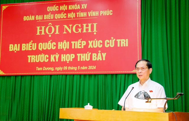 BỘ TRƯỞNG BỘ NGOẠI GIAO BÙI THANH SƠN CÙNG ĐOÀN ĐBQH TỈNH VĨNH PHÚC TIẾP XÚC CỬ TRI HUYỆN TAM DƯƠNG