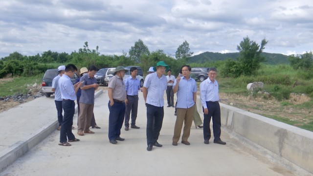 ĐOÀN ĐBQH TỈNH PHÚ YÊN GIÁM SÁT TẠI HUYỆN SƠN HÒA